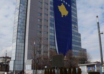 Kriza e Buxhetit në Prishtinë: Dështim i Përbashkët i Ministrisë dhe Përparim Ramës