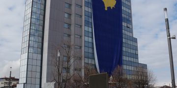 Kriza e Buxhetit në Prishtinë: Dështim i Përbashkët i Ministrisë dhe Përparim Ramës