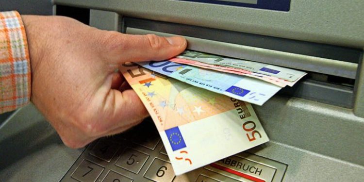 Çfarë po ndodh me pagat në Kosovë? A pritet rritje më 2026?