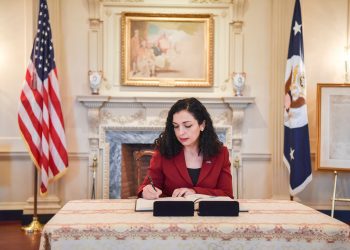 Pse partnerët ndërkombëtarë po duken më të ftohtë ndaj Kosovës?