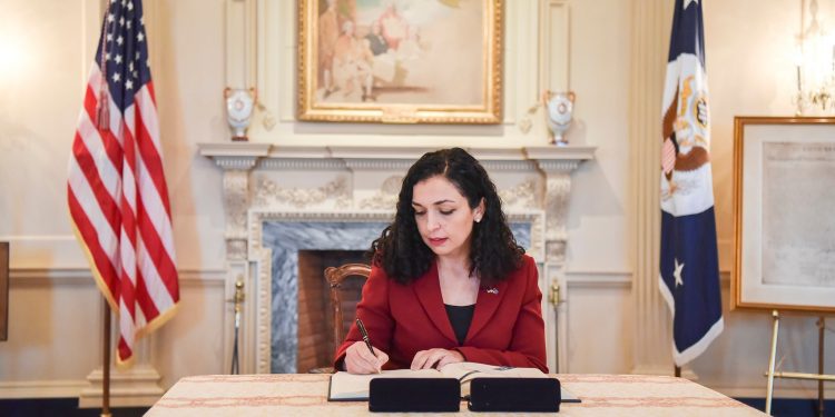 Pse partnerët ndërkombëtarë po duken më të ftohtë ndaj Kosovës?