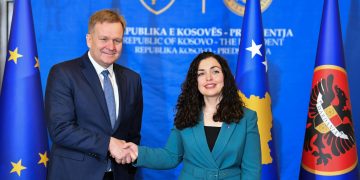 Heqja e masave të BE-së ndaj Kosovës: Mundësi e re apo shans i fundit?