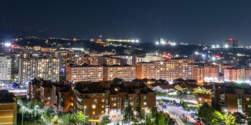 Sa kushton të jetosh në Prishtinë në 2025? Qiratë, ushqimi, transporti, kafeja — krahasimi me një vit më parë